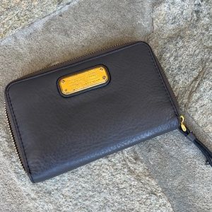 Marc by Marc Jacobs Leather Vertical Zip Wallet Clutch